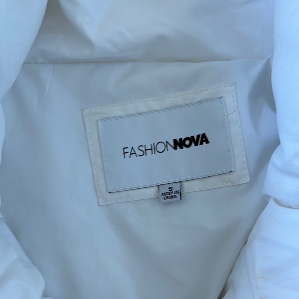 Women's White Puffer Jacket - Picture 3 of 9